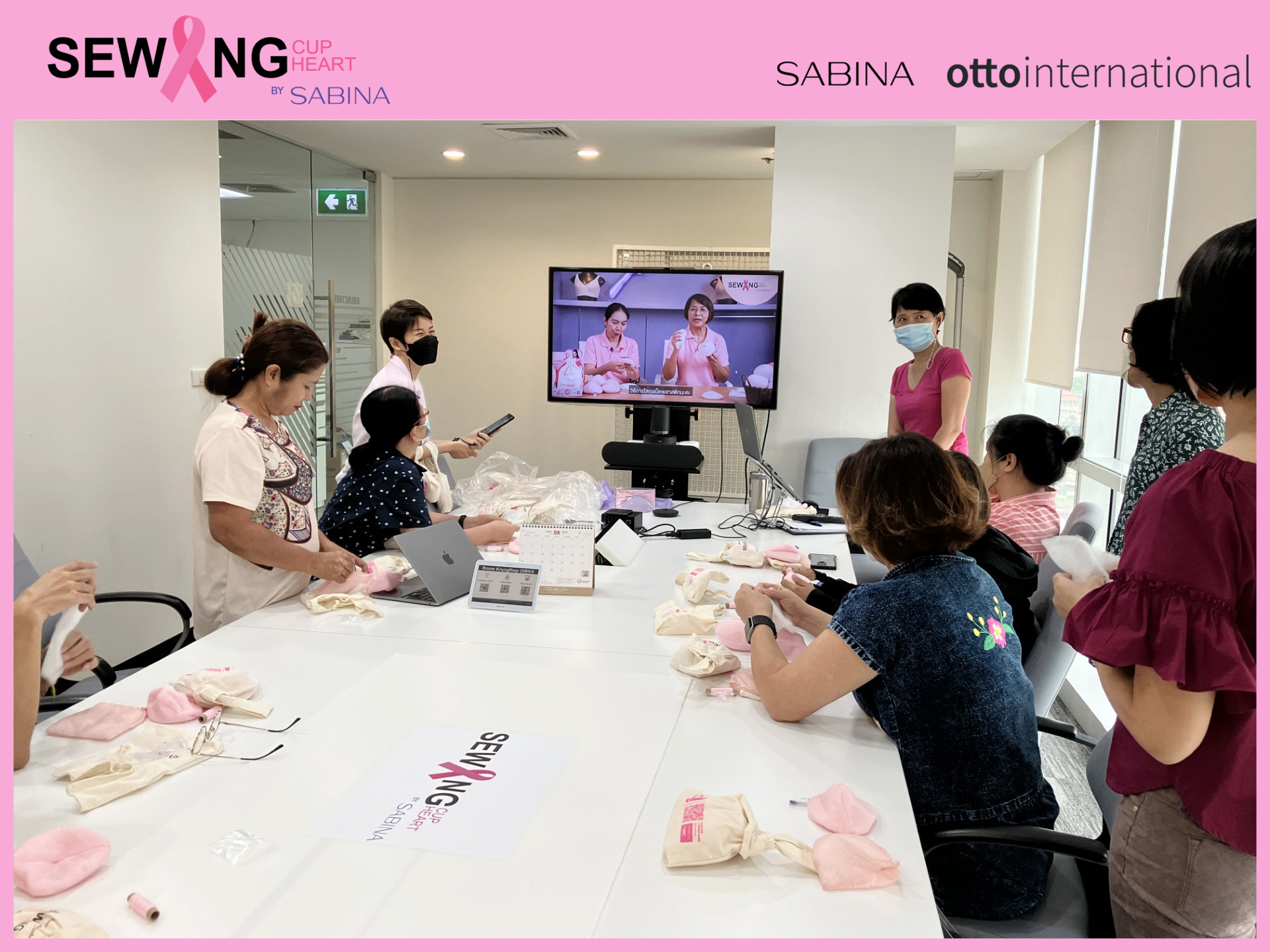 บริษัท อ๊อตโต้ อินเตอร์เนชั่นแนล (ฮ่องกง) ลิมิเต็ด ร่วมเย็บเต้านมเทียม กับโครงการ Sabina Sewing Cup Sewing Heart